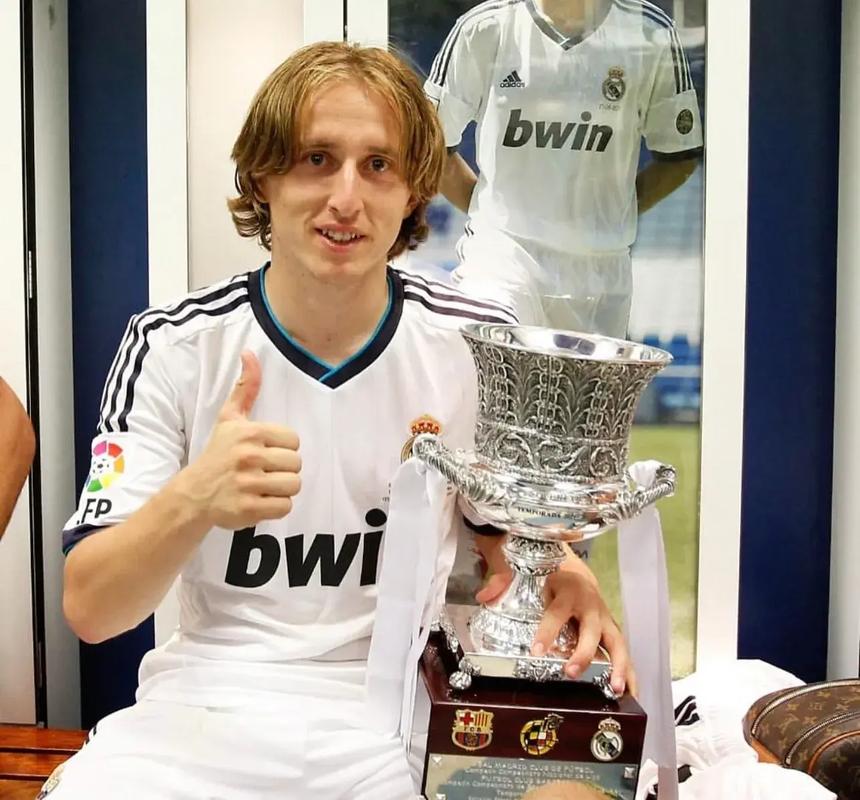 鲍尔17+5+5曼20分 黄蜂9人上双狂胜爵士55分