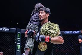 美国名记：苏亚雷斯因为无球状态下踢人被禁赛一场